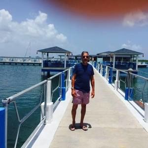 Meet your Posher, Victor